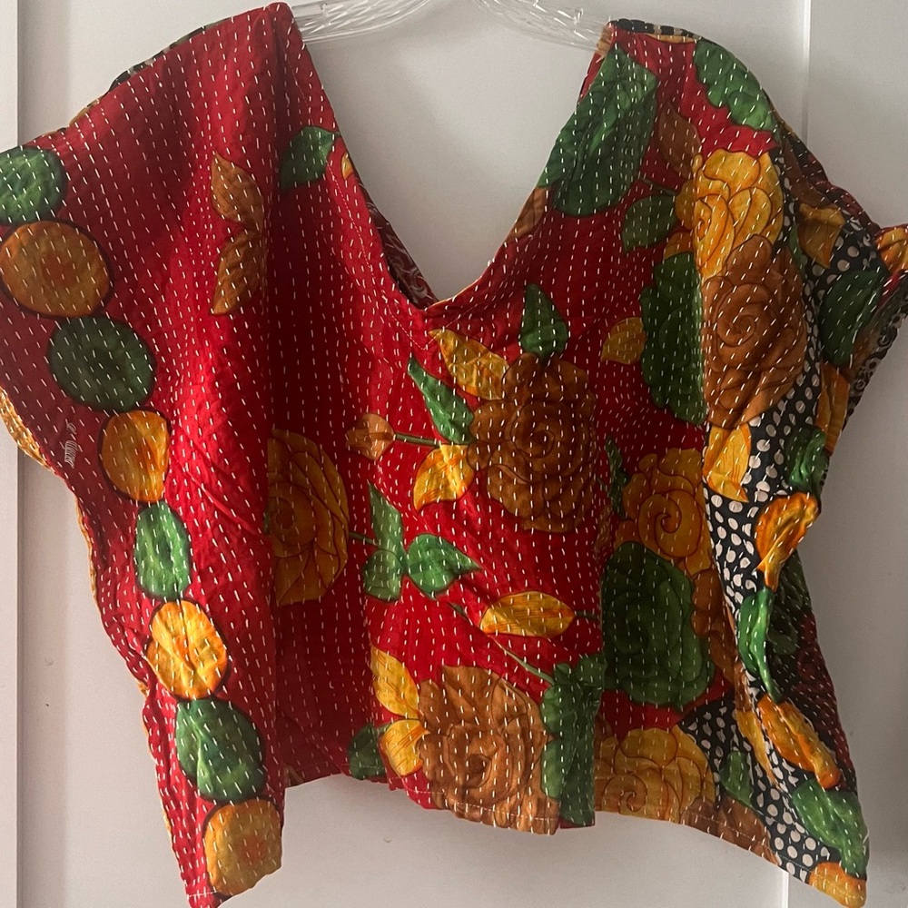 Super cute boho v neck kantha bae cropped top
